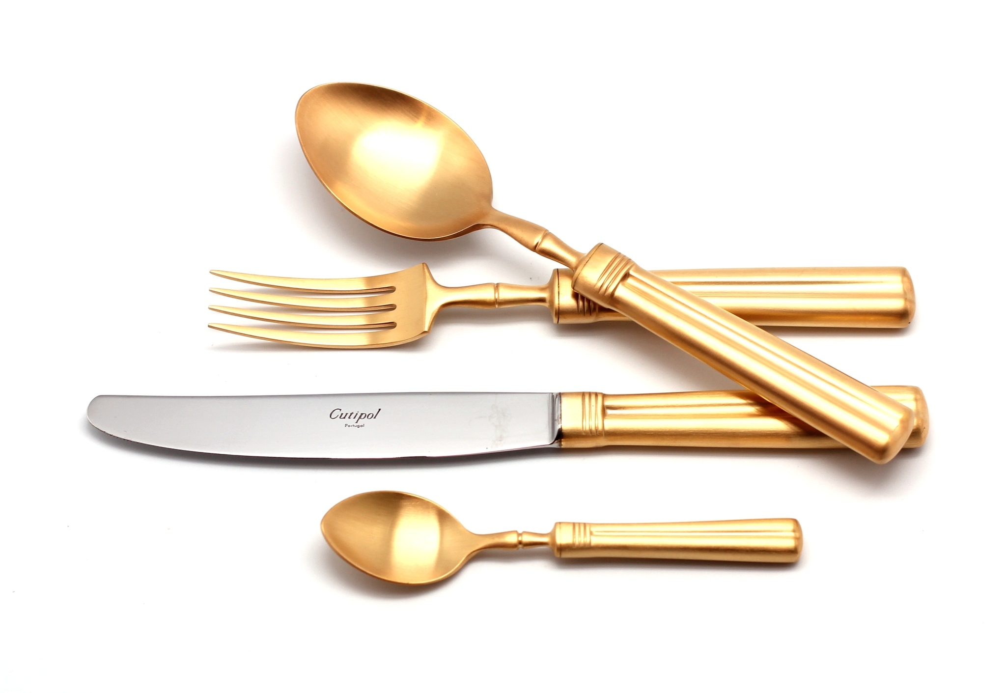 Набор столовых приборов (72 предмета / 12 персон) Cutipol FONTAINEBLEAU GOLD 9162-72
Набор столовых приборов (72 предмета / 12 персон) Cutipol FONTAINEBLEAU GOLD 9162-72