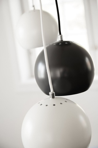 Лампа подвесная Ball, 16х?18 см, светло-серая матовая, черный шнур Frandsen 111531605001
