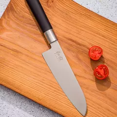Нож кухонный поварской Сантоку KAI Васаби 16,5 см