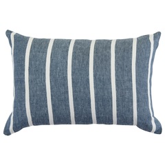 Чехол на подушку декоративный в полоску темно-синего цвета из коллекции Essential, 40х60 см Tkano TK21-CC0005