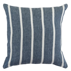 Чехол на подушку декоративный в полоску темно-синего цвета из коллекции Essential, 45х45 см Tkano TK21-CC0002