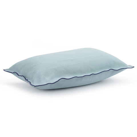 Чехол на подушку из фактурного хлопка голубого цвета с контрастным кантом из коллекции Essential, 30х50 см Tkano TK20-CC0008