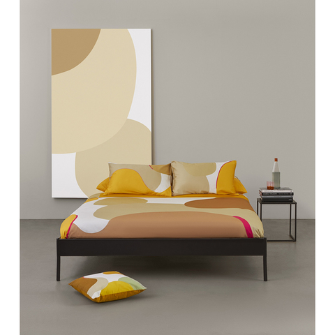 Комплект постельного белья двуспальный из сатина горчичного цвета с авторским принтом из коллекции Freak Fruit Tkano TK20-DC0054
