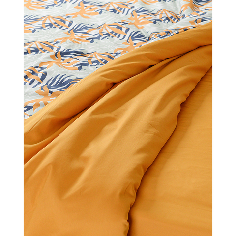 Комплект постельного белья двуспальный из сатина цвета шафрана с принтом Leaves из коллекции Wild Tkano TK20-DC0025
