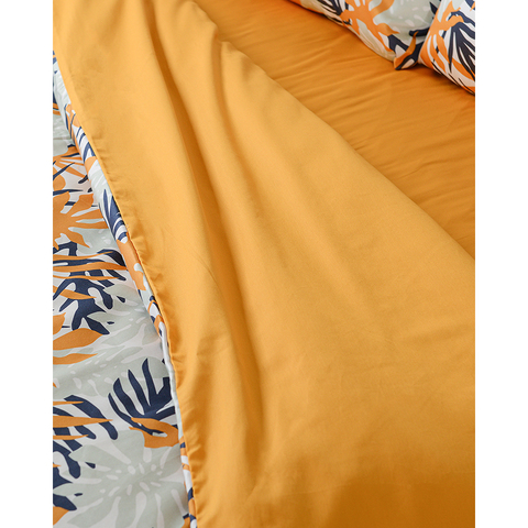 Комплект постельного белья двуспальный из сатина цвета шафрана с принтом Leaves из коллекции Wild Tkano TK20-DC0025