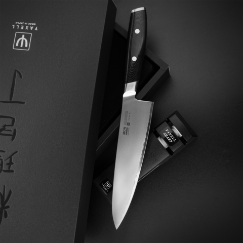 Набор из кухонного Шеф ножа 20 см (3 слоz) YAXELL MON и точилки арт. YA36300-002
