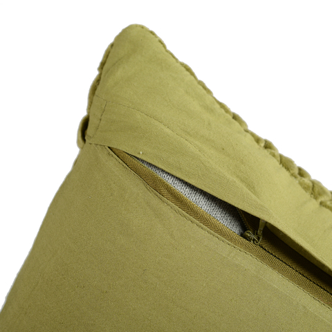Подушка декоративная стеганая из хлопкового бархата оливкового цвета Essential, 45х45 см Tkano TK19-CU0003