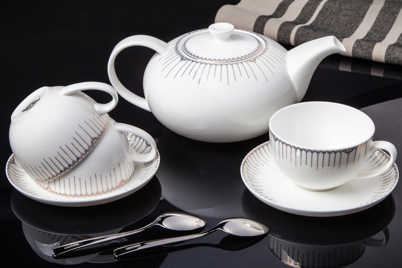 

Чайный сервиз Royal Aurel "Версаль" арт.144, 13 предметов