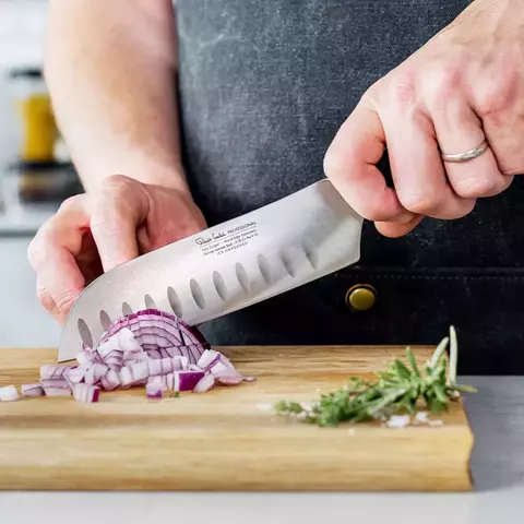 Нож кухонный Сантоку 17 см ROBERT WELCH Professional арт. RWPSA2069V