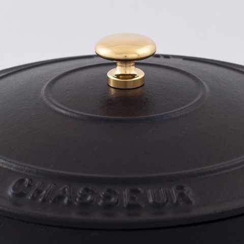 Кастрюля с крышкой чугунная 24см (3,8л), с эмалированным покрытием, CHASSEUR Black (цвет: чёрный) арт. 3724 (2414)