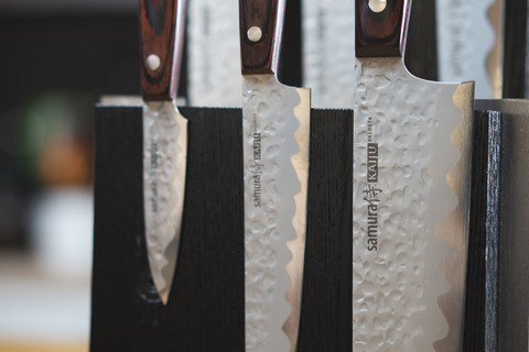Комплект из 6 ножей Samura Kaiju и черной подставки