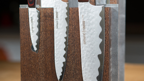 Комплект из 6 ножей Samura Kaiju и коричневой подставки