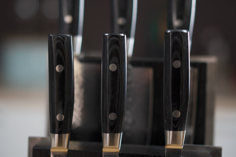 Комплект из 6 ножей (37 слоев) YAXELL Zen и подставки