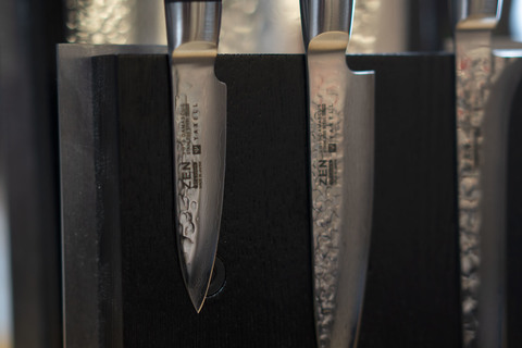 Комплект из 6 ножей (37 слоев) YAXELL Zen и подставки