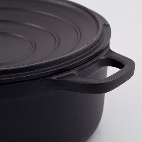 Кастрюля с крышкой чугунная 20 см (2,3л), с эмалированным покрытием, CHASSEUR Black (цвет: чёрный) арт. 3720 (2018)
