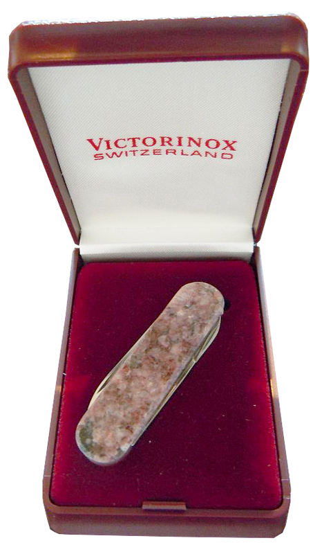 

Нож-брелок Victorinox Classic LE, 58 мм, 4 функции, рукоять из натур. камня, "Belo Horizonte" (подар 0.6200.55