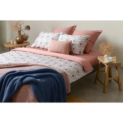 Комплект постельного белья из сатина темно-розового цвета с принтом 'Воздушный цветок' из коллекции Prairie, 200х220 см Tkano TK21-DC0014