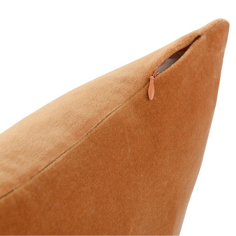 Чехол на подушку из хлопкового бархата коричневого цвета из коллекции Essential, 45х45 см Tkano TK21-CC0011